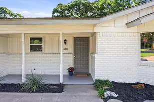 1140 Simpson Dr, Hurst, TX 76053 - Photo 2