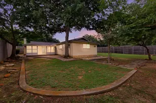 1140 Simpson Dr, Hurst, TX 76053 - Photo 36