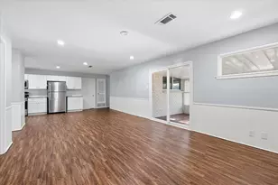 1140 Simpson Dr, Hurst, TX 76053 - Photo 10