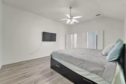 824 Duck Pond Dr, Grand Prairie, TX 75052 - Photo 12