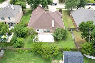 824 Duck Pond Dr, Grand Prairie, TX 75052 - Photo 30