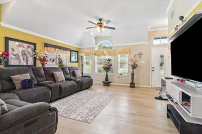 804 Clover Hill Lane, Cedar Hill, TX 75104 - Photo 2