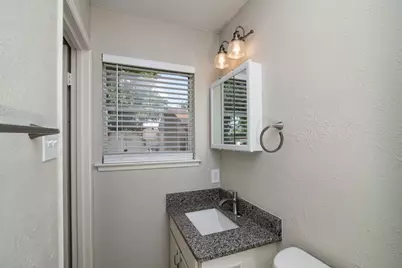 2726 Starcrest Lane, Farmers Branch, TX 75234 - Photo 18
