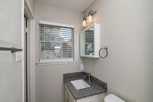 2726 Starcrest Ln, Farmers Branch, TX 75234 - Photo 18