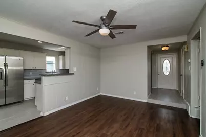 2726 Starcrest Lane, Farmers Branch, TX 75234 - Photo 10