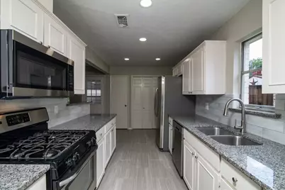 2726 Starcrest Lane, Farmers Branch, TX 75234 - Photo 8