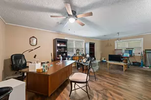 1601 McAnear St, Cleburne, TX 76033 - Photo 10