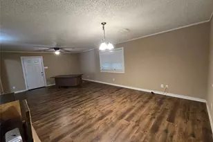 1601 McAnear St, Cleburne, TX 76033 - Photo 8