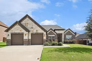 707 Chaparral Rd, Sanger, TX 76266 - Photo 2