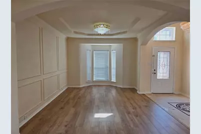 5207 W Cove Way, Grand Prairie, TX 75052 - Photo 4