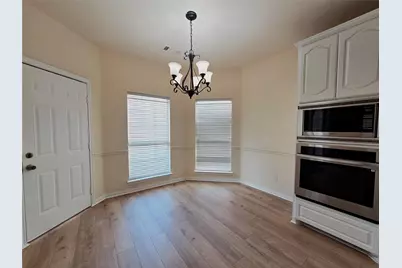 5207 W Cove Way, Grand Prairie, TX 75052 - Photo 10