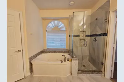 5207 W Cove Way, Grand Prairie, TX 75052 - Photo 14