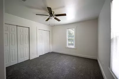 924 E Leuda Street, Fort Worth, TX 76104 - Photo 18