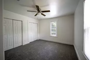 924 E Leuda St, Fort Worth, TX 76104 - Photo 18