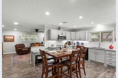 806 S Avenue O, Clifton, TX 76634 - Photo 10