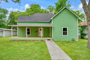 562 SW 1st, Paris, TX 75460 - Photo 1