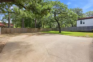 240 Timberlake Dr, Azle, TX 76020 - Photo 34