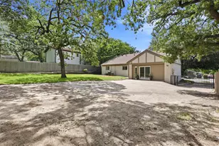 240 Timberlake Dr, Azle, TX 76020 - Photo 30