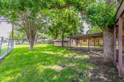 137 Taos Drive, Woodway, TX 76712 - Photo 20
