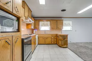 616 Post Oak Dr, Hurst, TX 76053 - Photo 8