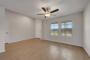 160 Hudson Ln, Justin, TX 76247 - Photo 30