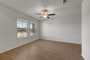 160 Hudson Ln, Justin, TX 76247 - Photo 32