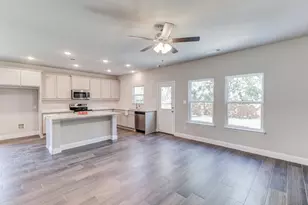 789 W A Denton Dr, Van Alstyne, TX 75495 - Photo 2