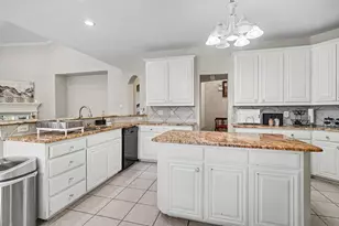 8660 Lariat Cir, Fort Worth, TX 76244 - Photo 12