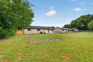 1547 Oakbrook St, Lancaster, TX 75134 - Photo 24