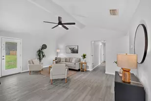 1547 Oakbrook St, Lancaster, TX 75134 - Photo 14