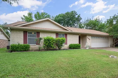 3008 Lafayette Street, Corsicana, TX 75110 - Photo 2