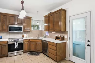 613 Dorchester Ln, Mansfield, TX 76063 - Photo 14