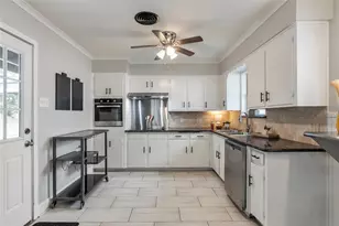 3704 Stadium Dr, Fort Worth, TX 76109 - Photo 4