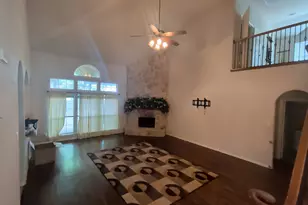 917 Greenfield Ct, Kennedale, TX 76060 - Photo 2