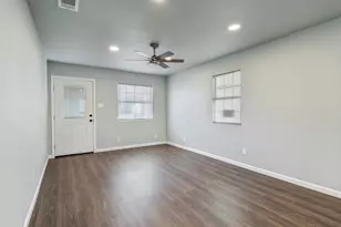 208 N Coleman St, Mabank, TX 75147 - Photo 6