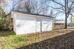 208 N Coleman St, Mabank, TX 75147 - Photo 24