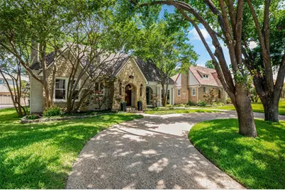 5621 McCommas Boulevard, Dallas, TX 75206 - Photo 38