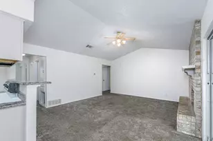 617 Rolling Ridge Ct, Azle, TX 76020 - Photo 6