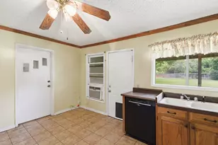 108 Sandra Dr, Azle, TX 76020 - Photo 16