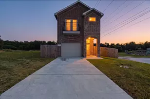 5017 Pickett St, Greenville, TX 75401 - Photo 2