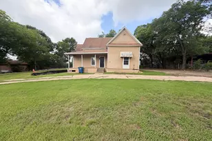 1309 N Clay St, Ennis, TX 75119 - Photo 2
