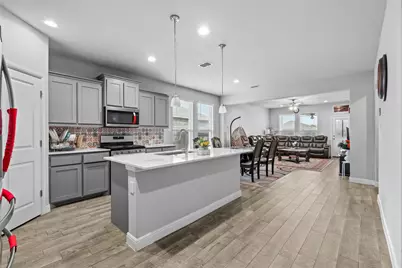 513 Frenchpark Drive, Fort Worth, TX 76052 - Photo 10