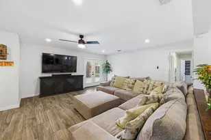 2129 Goerte Dr, Grand Prairie, TX 75051 - Photo 8