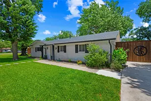 2129 Goerte Dr, Grand Prairie, TX 75051 - Photo 4