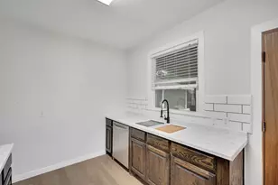 105 S 3rd St, Midlothian, TX 76065 - Photo 18