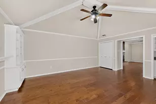 1900 Thames Dr, Arlington, TX 76017 - Photo 12