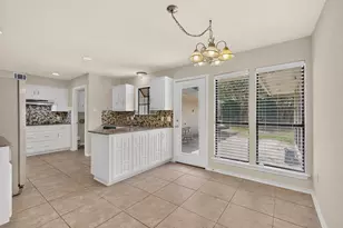 1900 Thames Dr, Arlington, TX 76017 - Photo 8