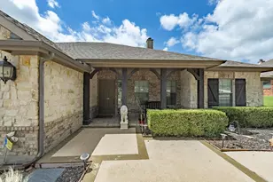 11029 Owl Creek Dr, Fort Worth, TX 76179 - Photo 2