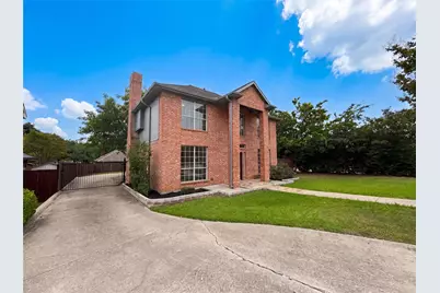 815 Ramblewood Drive, Lewisville, TX 75067 - Photo 2