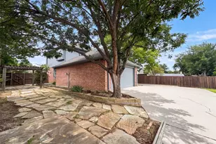 815 Ramblewood Dr, Lewisville, TX 75067 - Photo 30
